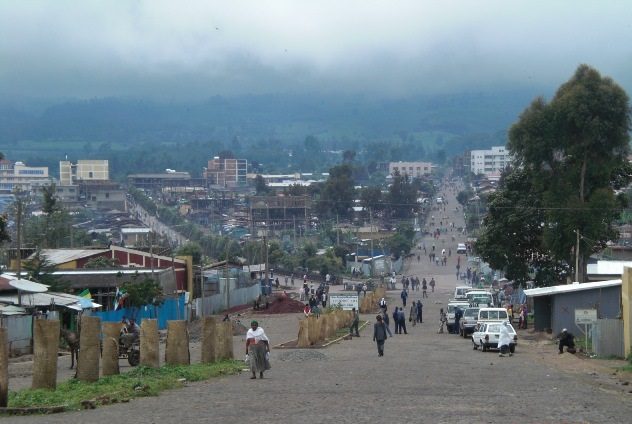 La ville d’Asella, en 2021, dans la zone d’Arsi (région d’Oromia, Éthiopie), où des chrétiens orthodoxes ont été tués les 20 et 24 octobre 2026 dans des villages des districts de Merti et de Shirka. Image de la région, pas des villages touchés ni de l’événement.