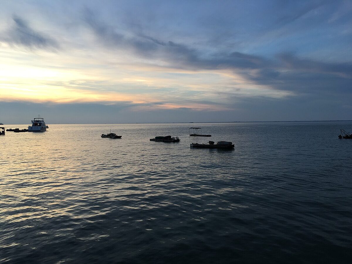 La bahía de Beihai (Guangxi), al atardecer, en mayo de 2018. Es en esta ciudad donde ocho responsables de la Iglesia de Sion están detenidos y deben ser juzgados.