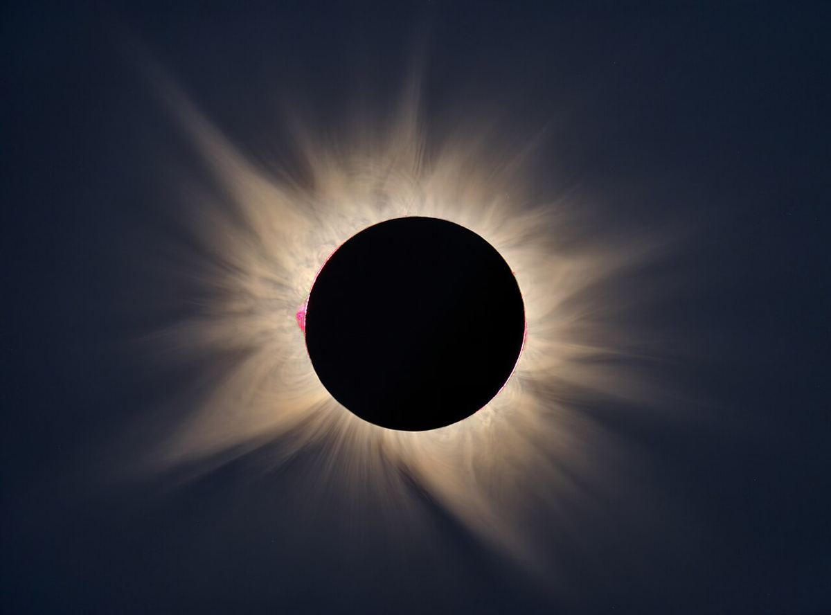 La couronne solaire pendant la totalité de l'éclipse du 12 août 2026, photographiée en Espagne vers 20 h 30.