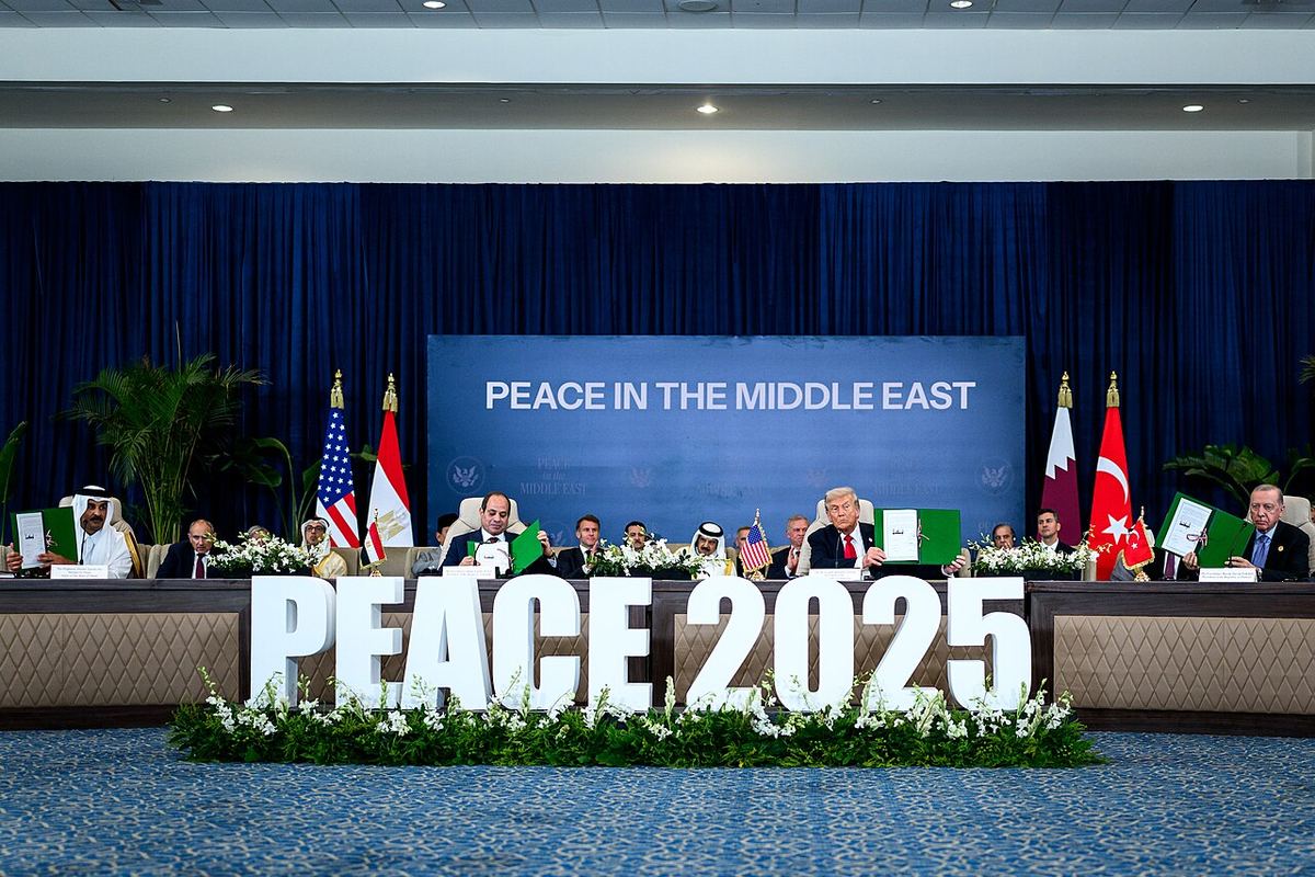 Cérémonie de signature de l'accord de cessez-le-feu entre Israël et le Hamas, en présence de Donald Trump, le 13 octobre 2025.
