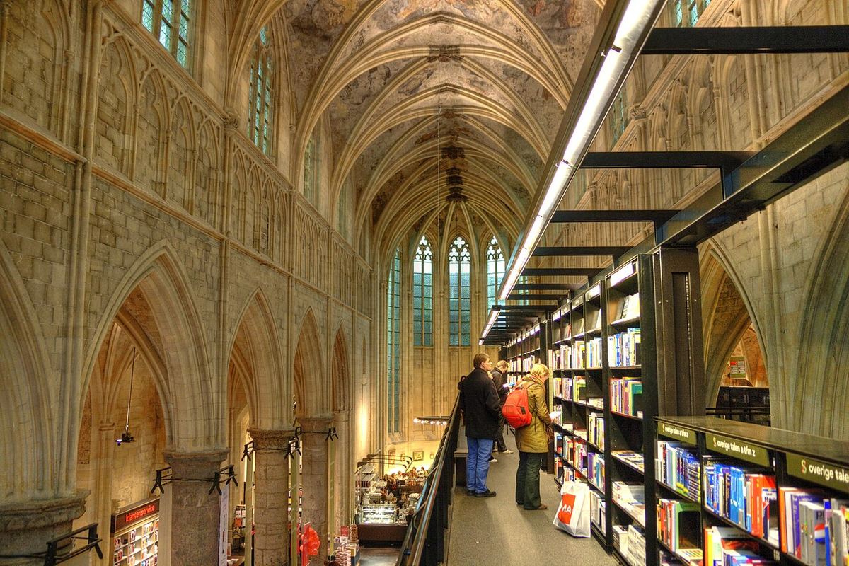 Une église dominicaine du XIIIe siècle devenue librairie à Maastricht (Pays-Bas), photographiée en 2009.